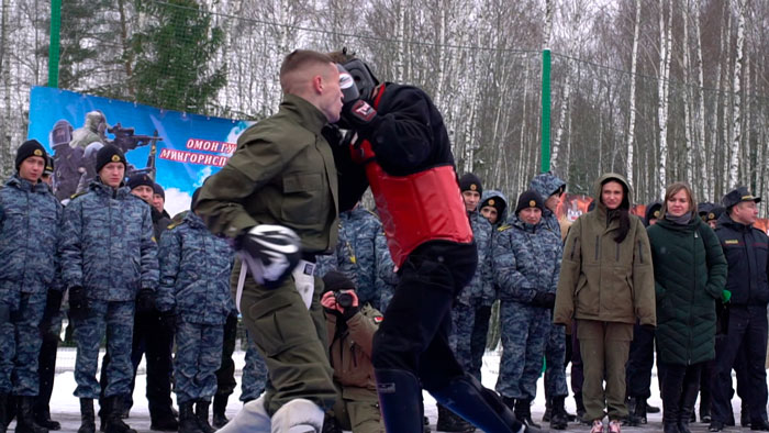 Команда журналистов решила преодолеть полосу препятствий минского ОМОНа. Чем закончился эксперимент?