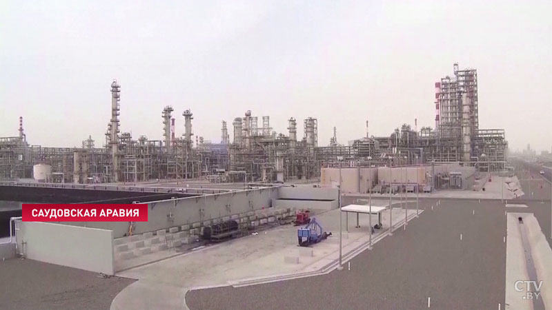 Страны ОПЕК+ договорились сократить добычу нефти-4