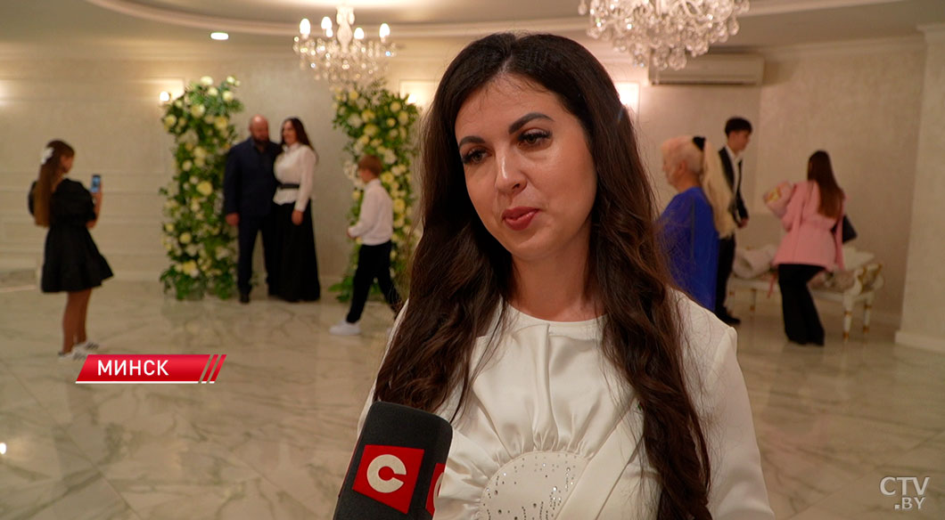 В Минске молодожёнам вручили подарки в честь Недели родительской любви-6