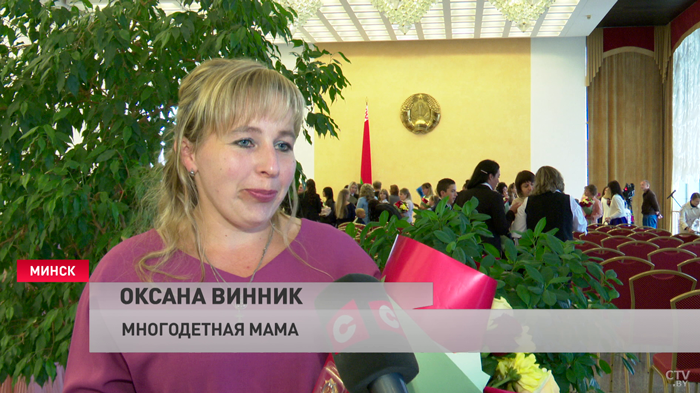 «Дети очень гордятся мной». 60 жительниц Минской области удостоились ордена Матери-10