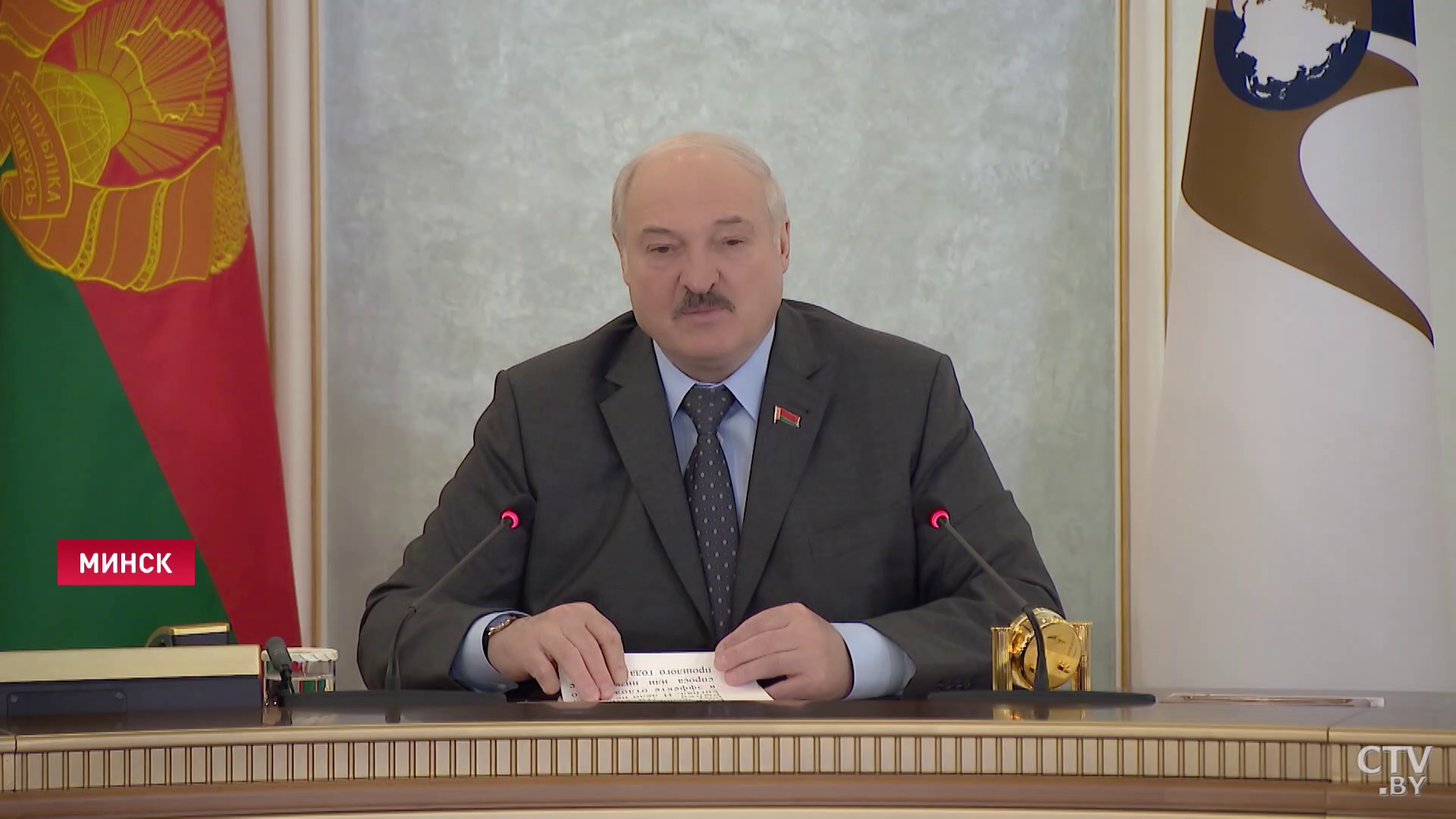 Лукашенко: «Хватит нам ориентироваться на западные памперсы и чипсы. Мы сами можем произвести даже это»-7