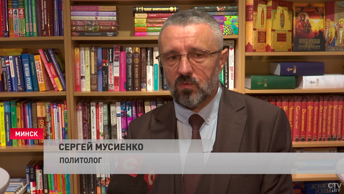 Не только найти литературу, но и встретиться с писателями. Книжный клуб открыли в Минске-1