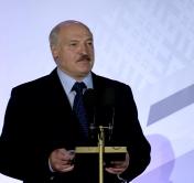 Александр Лукашенко и Герман Греф открыли уникальный фонтан в Минске