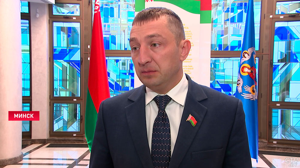 «Вы как пуговки, на которых всё держится». Руководство и сотрудники Мингорисполкома отправили открытки своим мамам-10 «Вы как пуговки, на которых всё держится». Руководство и сотрудники Мингорисполкома отправили открытки своим мамам-10