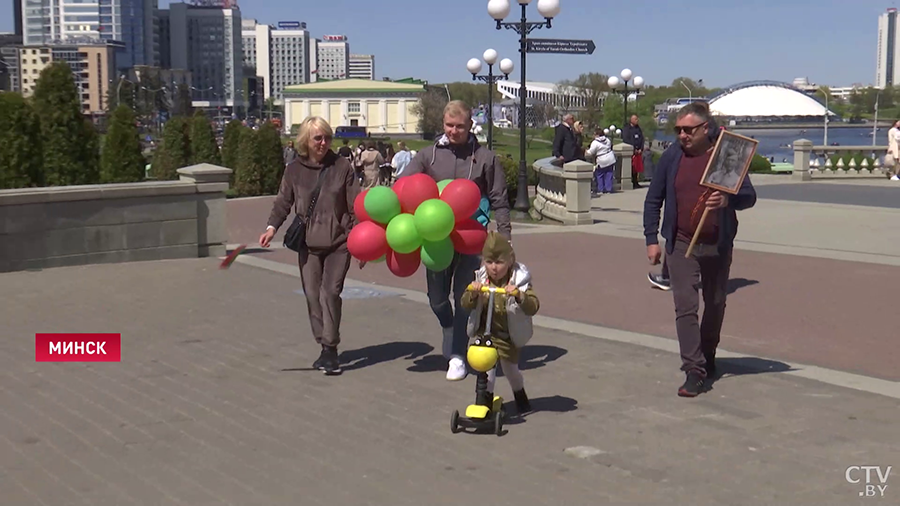 Шествие поколений в центре столицы и победный салют. Как белорусы отпраздновали 9 Мая?-1