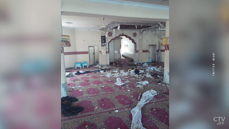 15 человек пострадали и 4 погибли при взрыве в мечети Пакистана-1