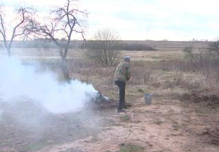 «Понесёт ответственность в любом случае». В Минской области дачник жёг мусор, но испепелил всё вдоль соседского забора