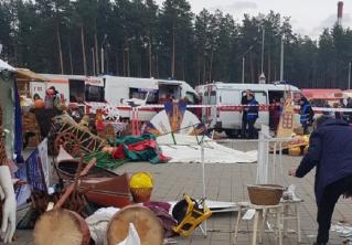 Возле «Борисов-Арены» ветер перевернул палатку. Пострадали пять человек