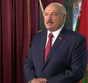 Александр Лукашенко: «Я пообещал, что «синими пальцами» за кресло держаться не буду»