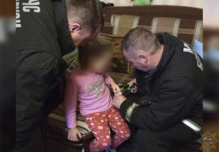 В Минске палец 5-летней девочки застрял в пластиковой игрушке