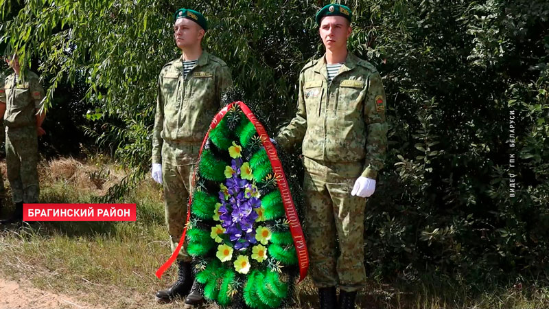 В Комарине открыли памятник погибшим пограничникам-13