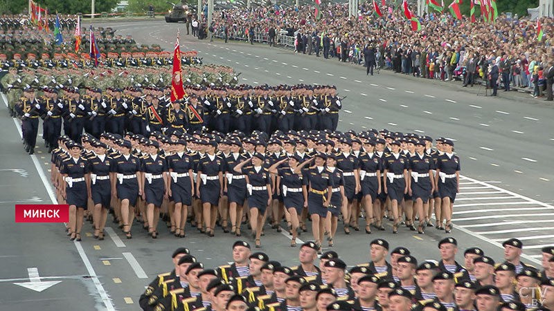 Свыше 280 единиц боевой техники и тысячи зрителей: самые яркие моменты парада в День Независимости-19