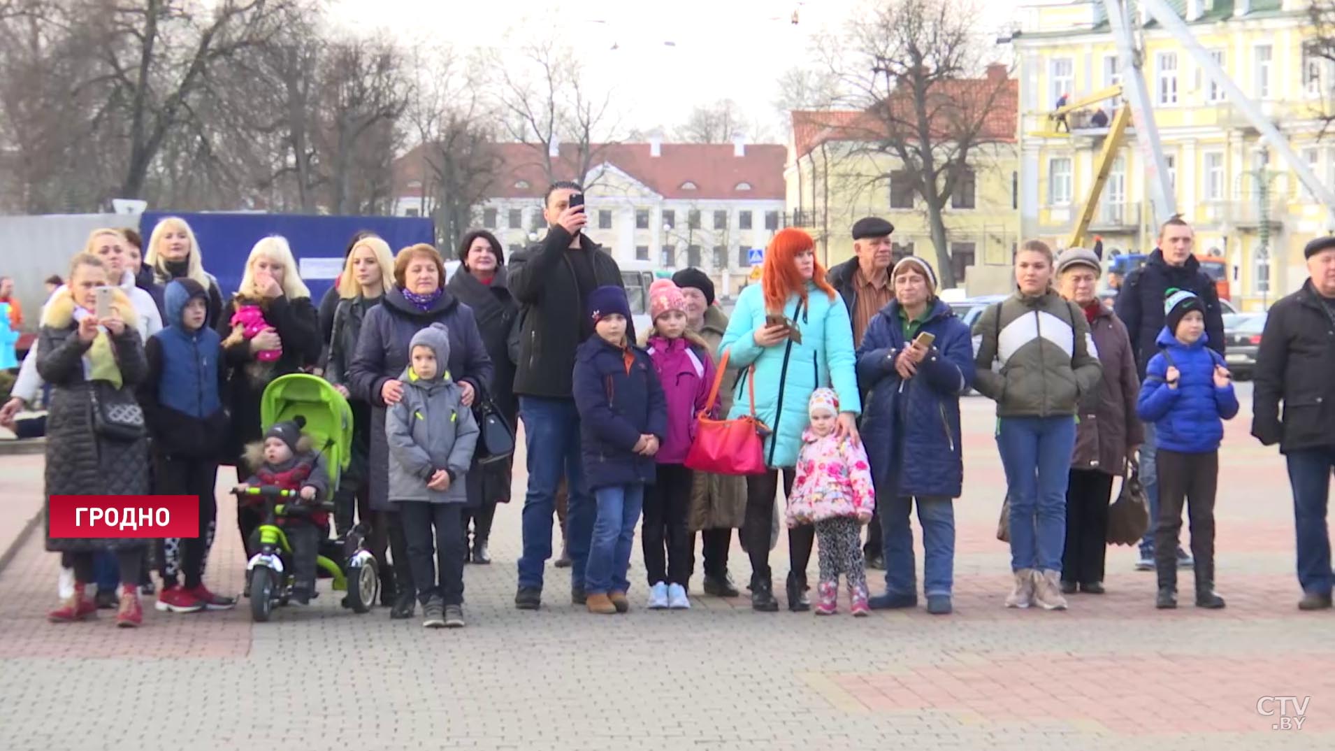 «Гордимся. Оберегает и бережёт». В Гродно прошёл парад сотрудников милиции-4