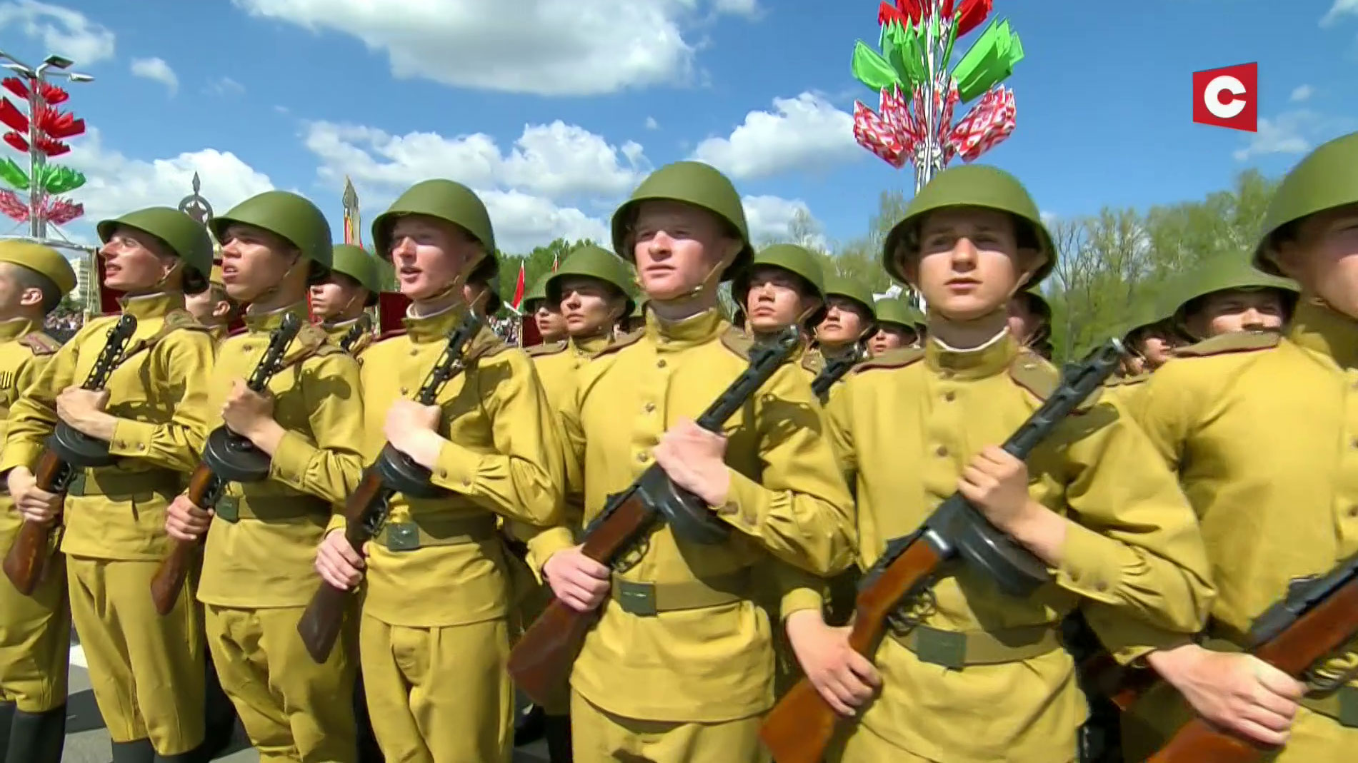 Парад на 9 Мая в Минске. Фотофакт-37