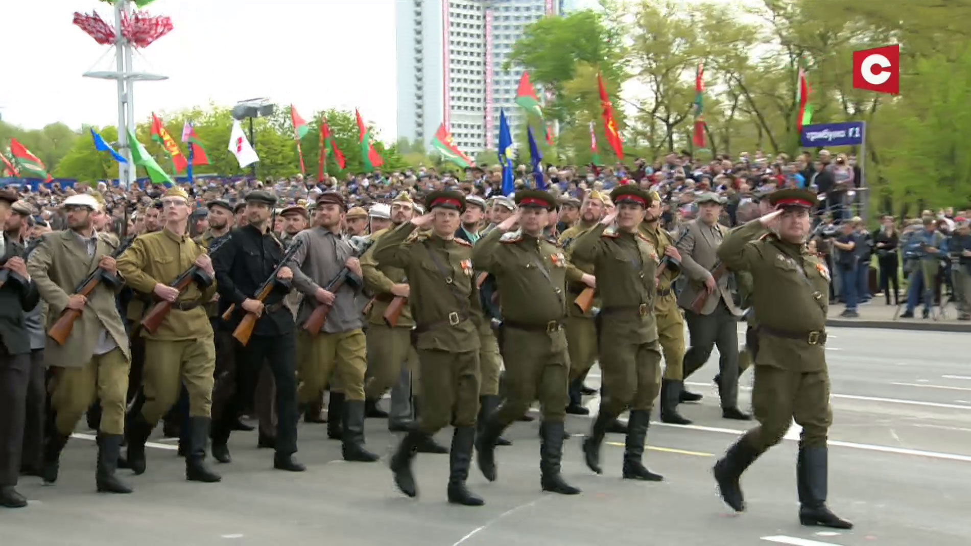 Парад на 9 Мая в Минске. Фотофакт-41