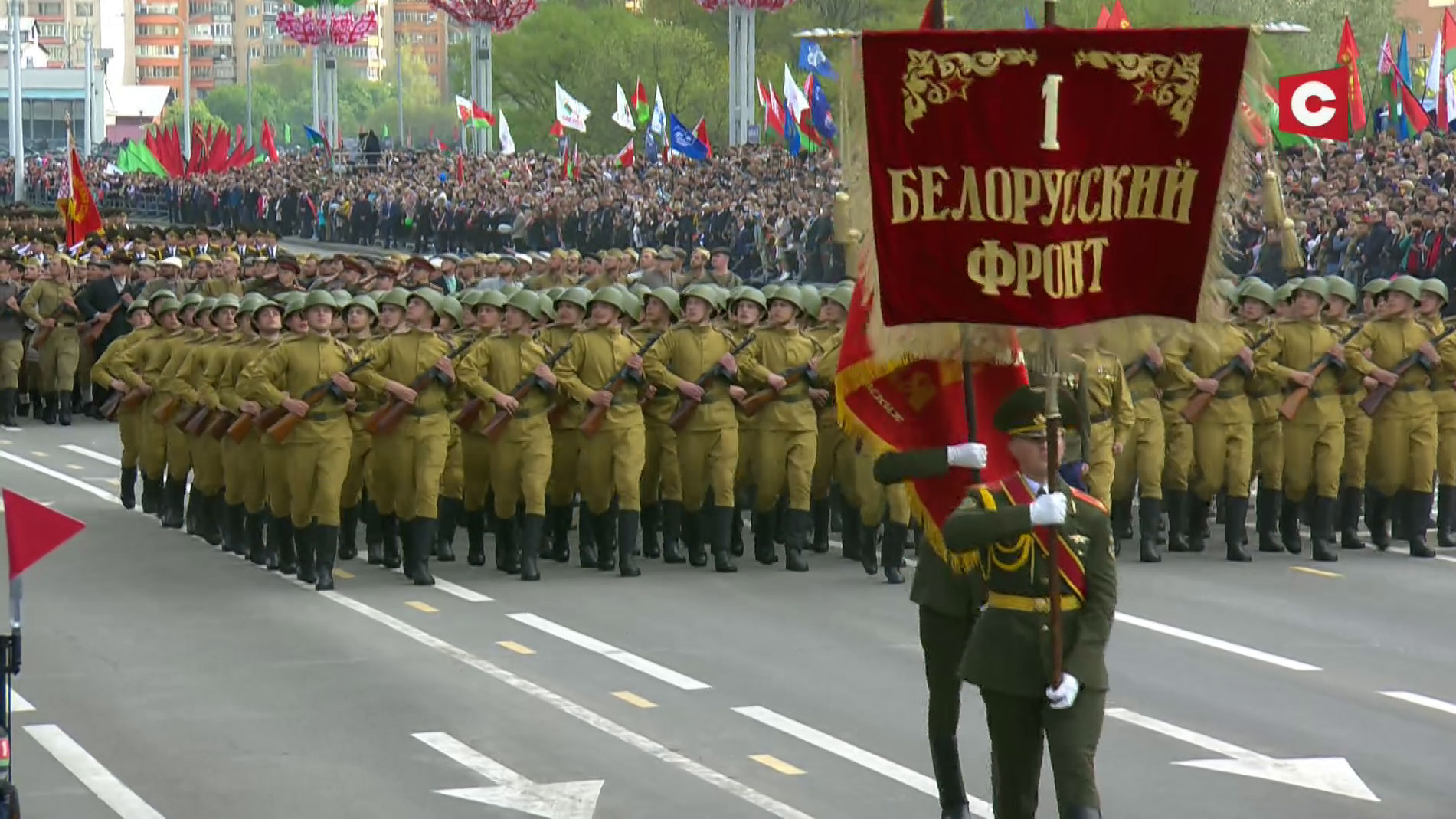 Парад на 9 Мая в Минске. Фотофакт-43