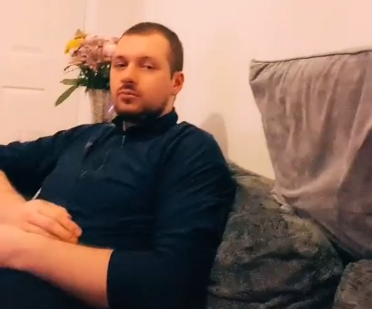 Девушка показала, как изменилась за 4 года отношений. Пока одни критикуют, другие хотят такого парня -7