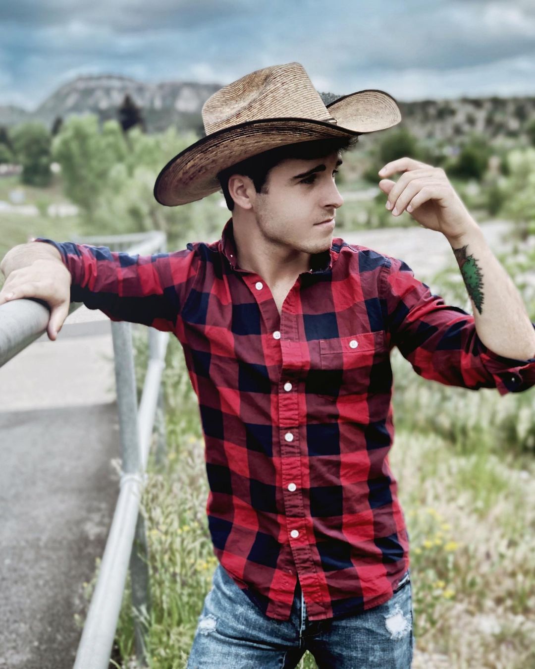 Парень снял видео, и оно стало невероятно популярным. Понадобилось всего лишь помочь незнакомке -4