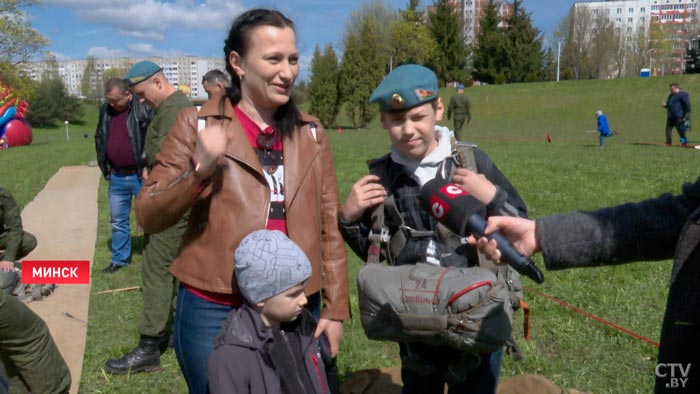 «А что, как заряжается?» Рассказываем, где в Минске предлагают отведать солдатской каши и разобрать оружие-7