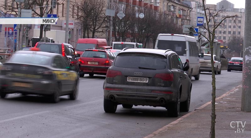 Оставлять автомобиль на улице Якуба Коласа теперь запрещено: в чем причина-1