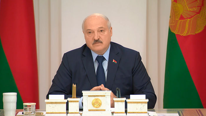 Лукашенко о партиях Беларуси: «Вы можете более либеральными быть, а вы – более консервативными»