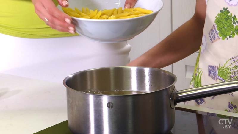 Готовим итальянскую пасту с соусом песто. Как сварить макароны, чтобы они не слиплись?-34