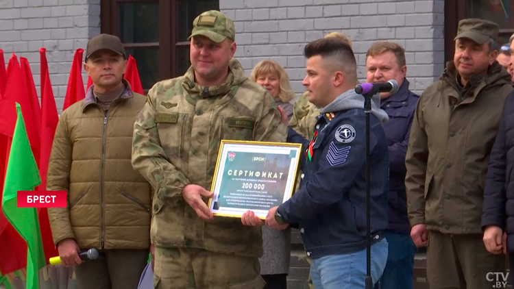 Возводят всей страной! Как проходит Всебелорусская молодёжная стройка в Бресте?-28