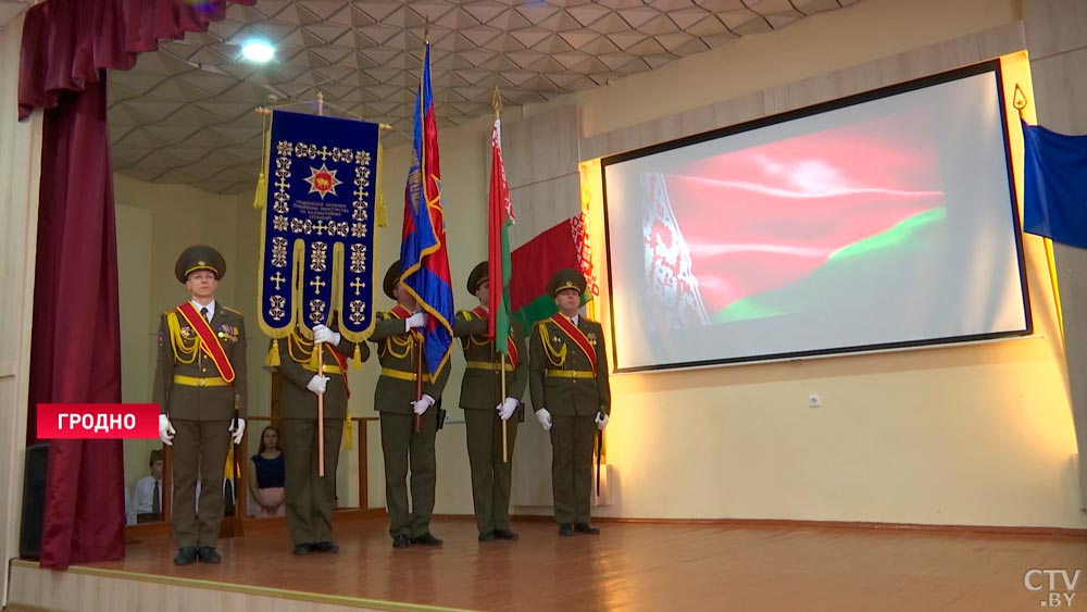 Провели даже мастер-класс по спасению пострадавшего. Военно-патриотический клуб МЧС открыли в Гродно-10