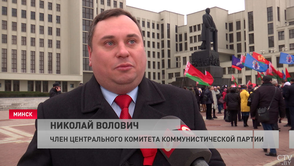 «Патриотическое общество переживает второе дыхание». В Минске возложили цветы к памятнику Ленина -7