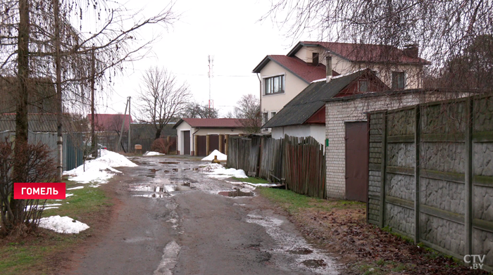 «Это наша Венеция». В Гомельской области талые воды затопили частные дома и подворья  -1