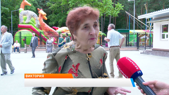 Танцуют, поют и даже играют свадьбы. Посмотрите, как пенсионеры по выходным собираются в парках, чтобы повеселиться-4 Танцуют, поют и даже играют свадьбы. Посмотрите, как пенсионеры по выходным собираются в парках, чтобы повеселиться-4