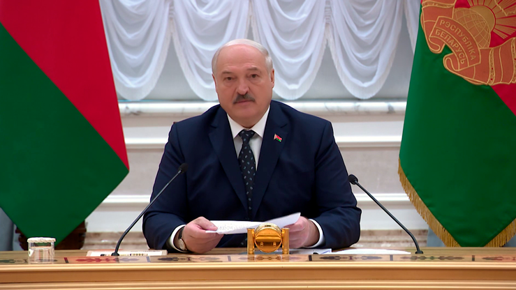 Лукашенко: «Надо договариваться, пока это возможно. Дальше будет хуже. Каховка покажется шуткой»