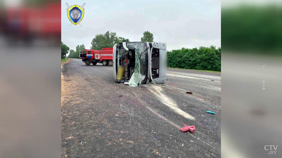 Авария под Барановичами: перевернулся пассажирский МАЗ, три человека в тяжёлом состоянии-7