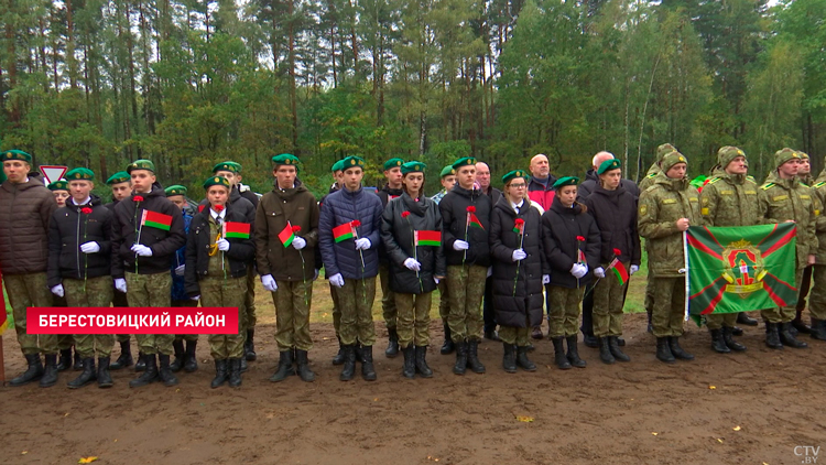 «Память таких героев должна быть вечной». В Гродненской области перезахоронили останки пограничника-1