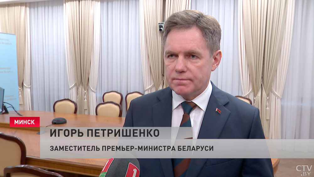 Петришенко о патриотическом воспитании: мы должны противодействовать деструктивному влиянию интернета на молодёжь-7
