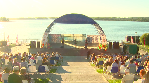 Мядель принимает фестиваль хорового искусства «Пеўчае поле» Мядель принимает фестиваль хорового искусства «Пеўчае поле»