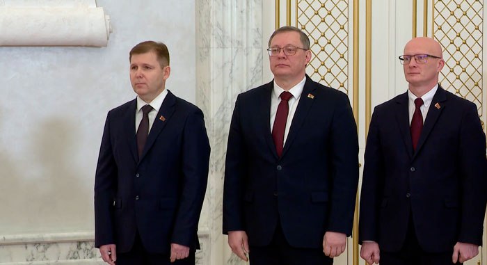 Лукашенко привёл к присяге судей Конституционного и Верховного судов Беларуси