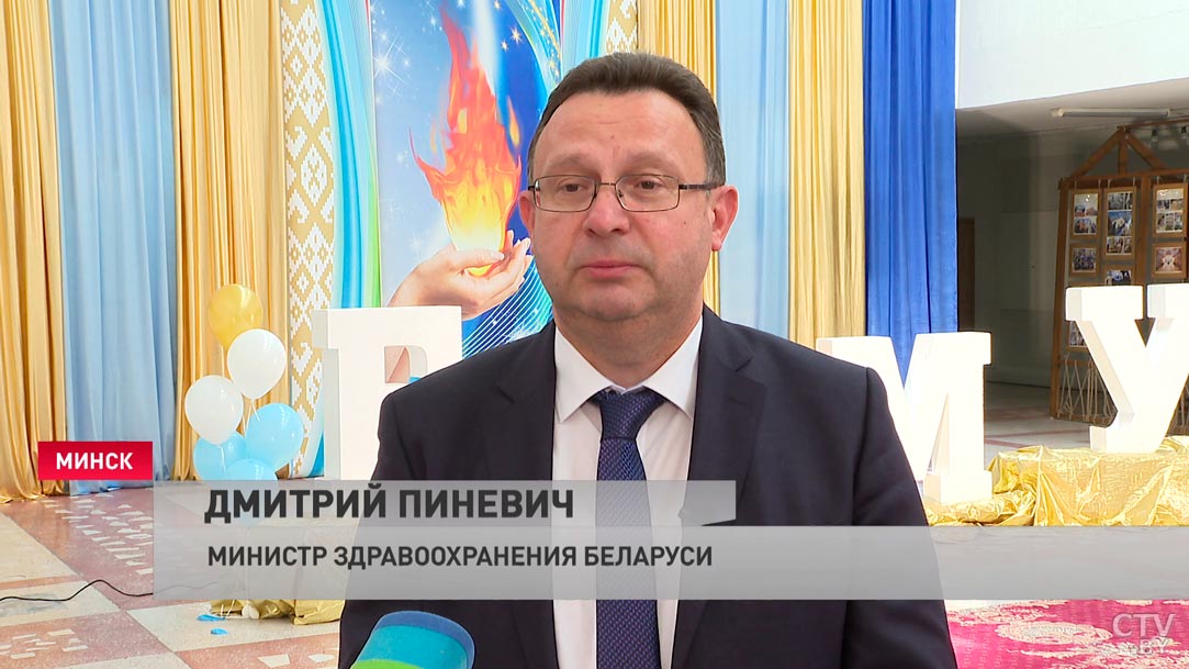 Красных дипломов больше, чем в 2020-м. Дмитрий Пиневич посетил выпускной в БГМУ-7 Красных дипломов больше, чем в 2020-м. Дмитрий Пиневич посетил выпускной в БГМУ-7