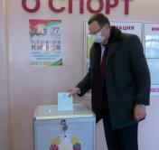 Министр здравоохранения проголосовал досрочно на референдуме по внесению дополнений в Конституцию