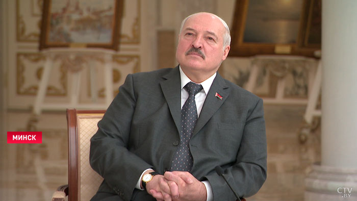 Лукашенко – пионерам: «Смотрите, чтобы вам на пятки не наступали, отстанете, другие лидеры будут»-7