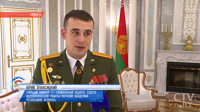 «Хотелось бы, чтобы стало доброй традицией бывать в таком знаковом месте». Экскурсию по Дворцу Независимости провели для представителей Вооружённых Сил-10