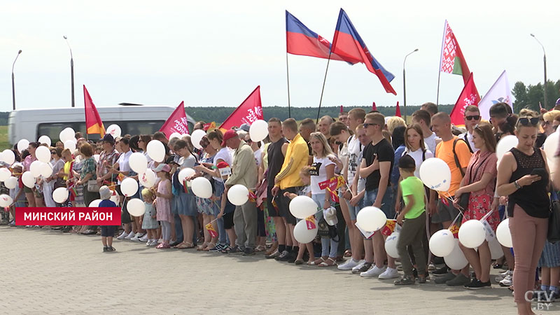 Гордость за свою страну. «Пламя мира» пронесли по «Линии Сталина» и подняли над Курганом Славы-31