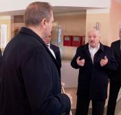 «Ни в коем случае». Президент Беларуси объяснил, почему нельзя останавливать оказание плановой помощи