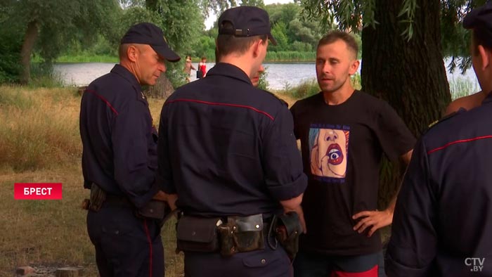 «Сюда, думаешь, ты при форме?» Как съёмочная группа СТВ съездила в совместный рейд по пляжам Беларуси-22