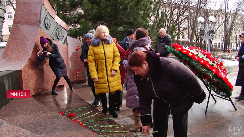 «Не осталась одна со своим горем». В Минске прошла встреча  с семьями сотрудников милиции, погибших при выполнении служебного долга-1