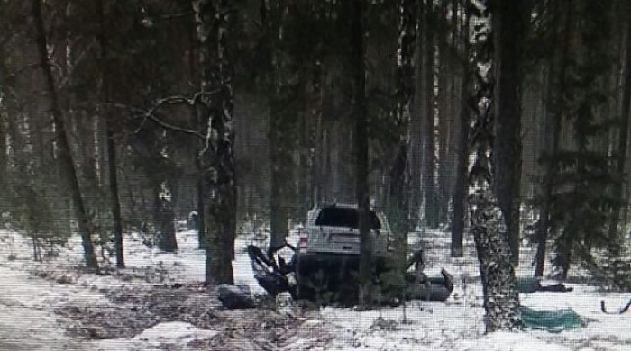 В Любанском районе Nissan врезался в дерево. Погибли два человека-1