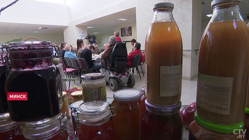 Продукцию с экспериментальных полей и подворья Президента передали в дар в подшефные организации-3