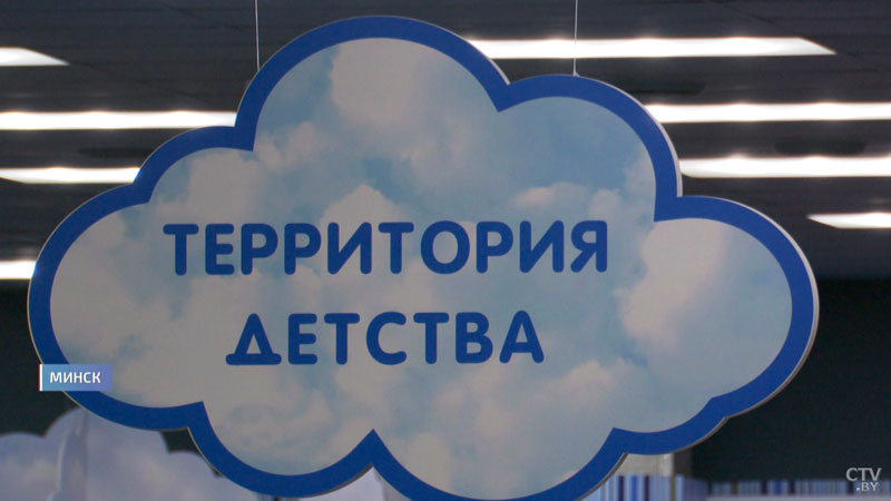 «Есть что выбрать по любой цене». Вместе с главой МАРТ изучили полки минских универмагов накануне учебного года-7