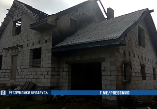 В Волковыске неизвестные подожгли дом и машину милиционера 