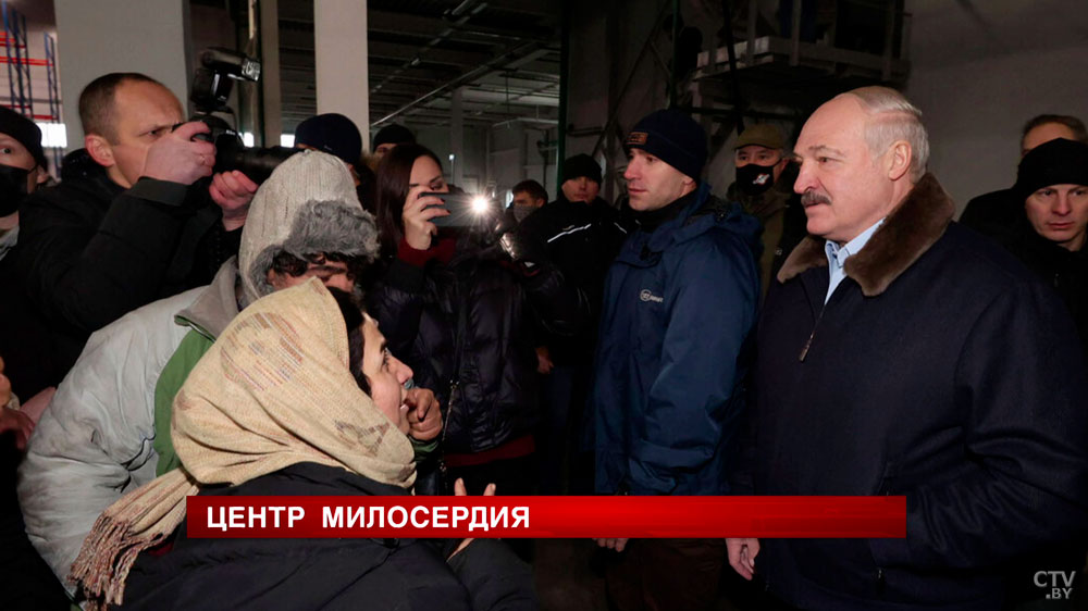 «Вам надоело это всё, но представьте, мне ещё больше». Подробности поездки Лукашенко в лагерь к беженцам-1